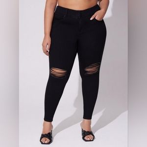 Torrid Jegging Skinny Super Soft Mid-Rise Jean Distressed Tall Inseam